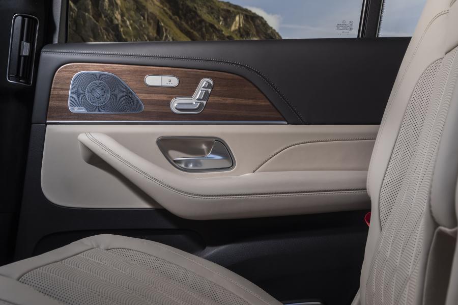 Детали интерьера Mercedes-AMG GLS63 4Matic+ (X167) 2020 года  (NA) (фото 73 из 89)